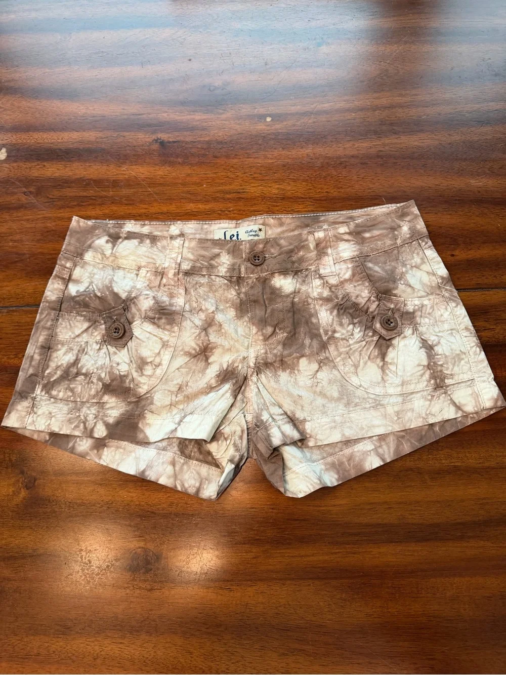 L.E.I. Tie-Dye Cotton Bermuda Shorts in Neutral Brown by L by Livi